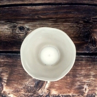 Porcelánový svícen na čajovou svíčku - bílý