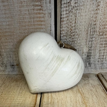 Srdce dřevěné bílá patina 3D závěs -malé